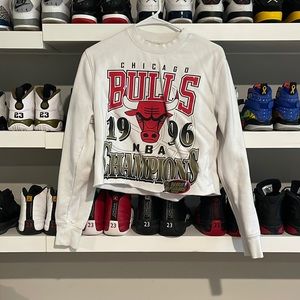 Cropped Bulls sweatshirt